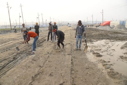 Prayagraj: Now only three days are left in Magh Mela, even the tents of Kalpawasis are not set up.