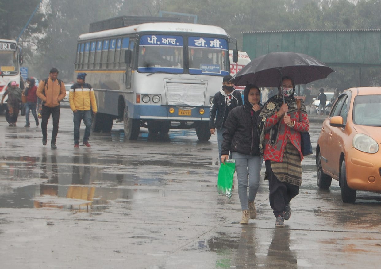 Sewerage stalled in colonies, water filled in streets, people chilled by winter