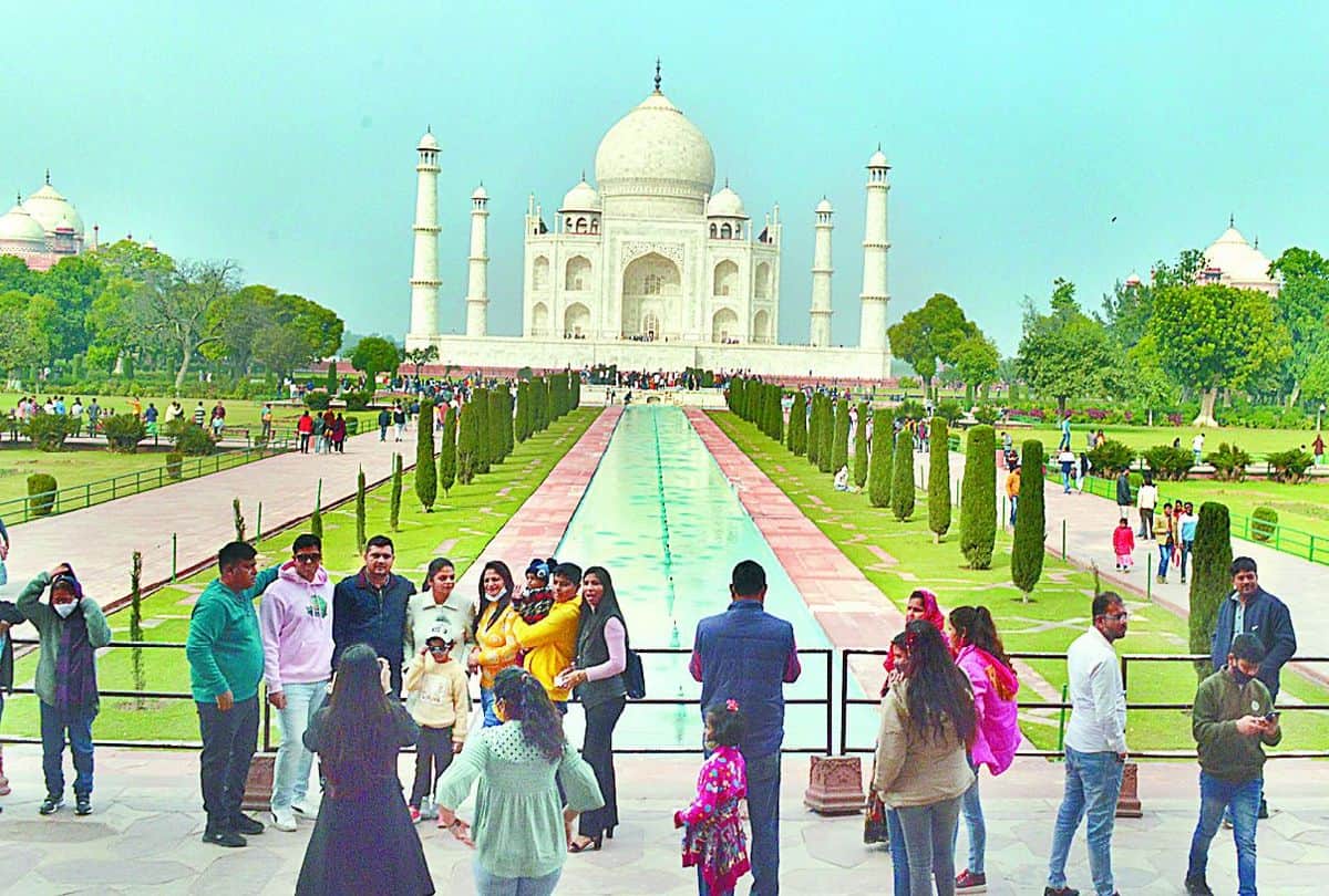 number of tourists decreased at the Taj Mahal due to Covid-19