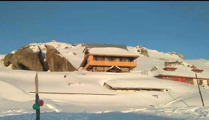12 feet snow fall in chud dhar sirmaur with in four days