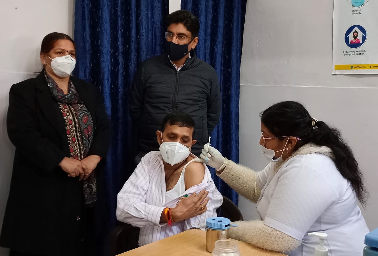 Front line workers, booster doses given to the elderly, Kurukshetra