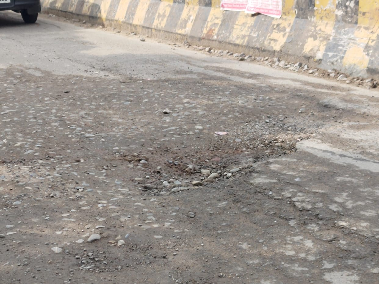 Baraut-Baoli road... Road less potholes