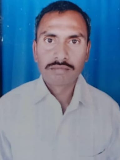 50 thousand rupees withdrawn after cutting the pocket of a young man sitting in an e-rickshaw