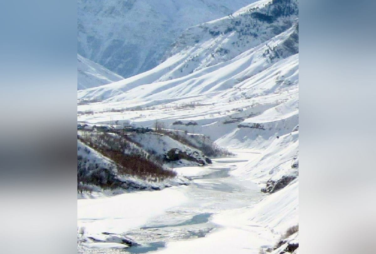 Coldest night of the season: Minimum temperature reached minus 25 degrees in Lahaul, Chandrabhaga river froze