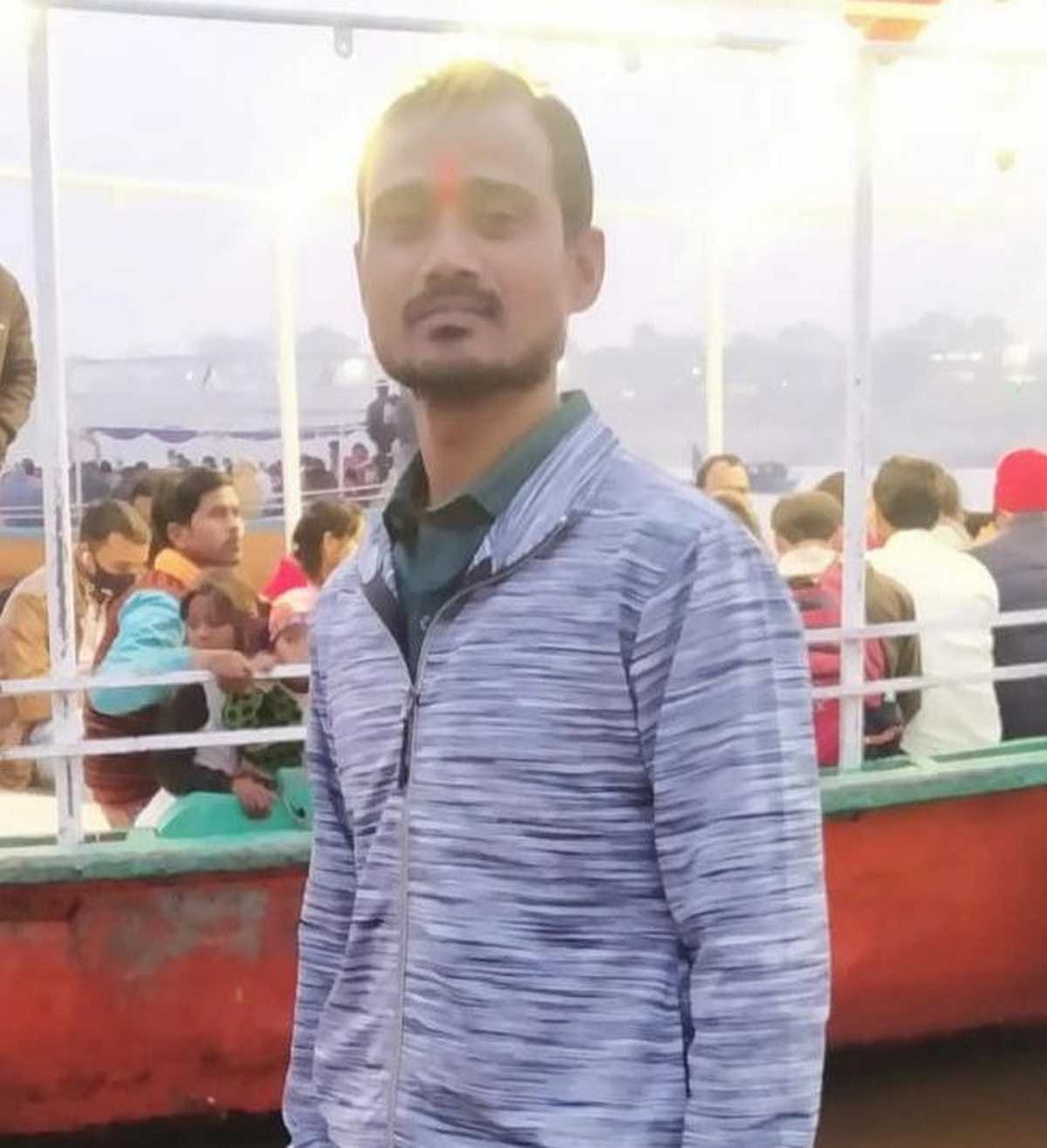 Coconut seller murdered dead body found lying in pool of blood near Hydil in Varanasi