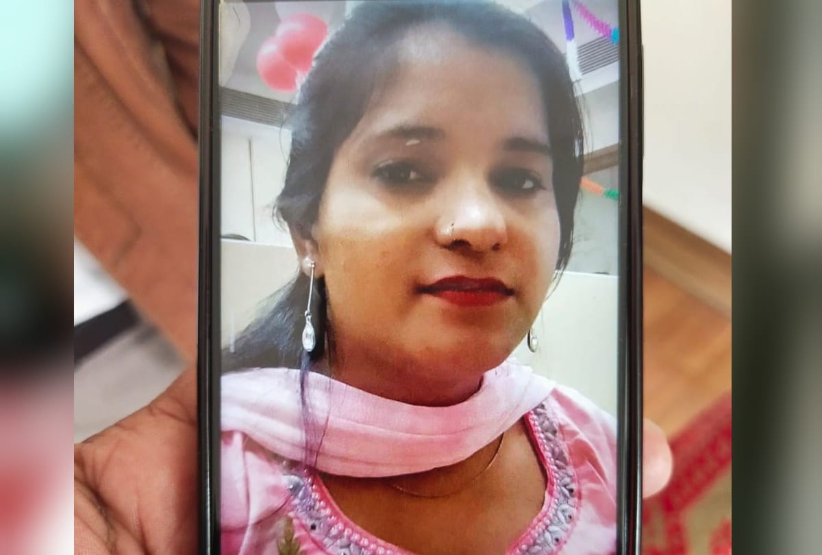 ghaziabad husband killed wife in hotel they got love marriage two and half years ago since then he was torturing her for dowry