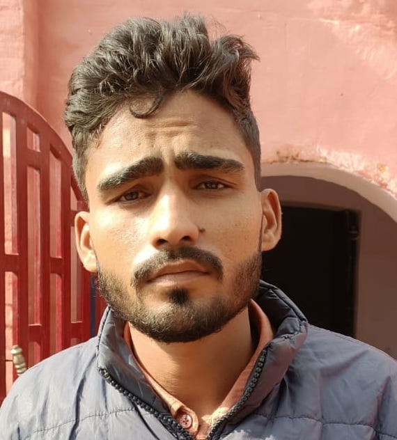 Accused caught with firearm absconded with handcuffs