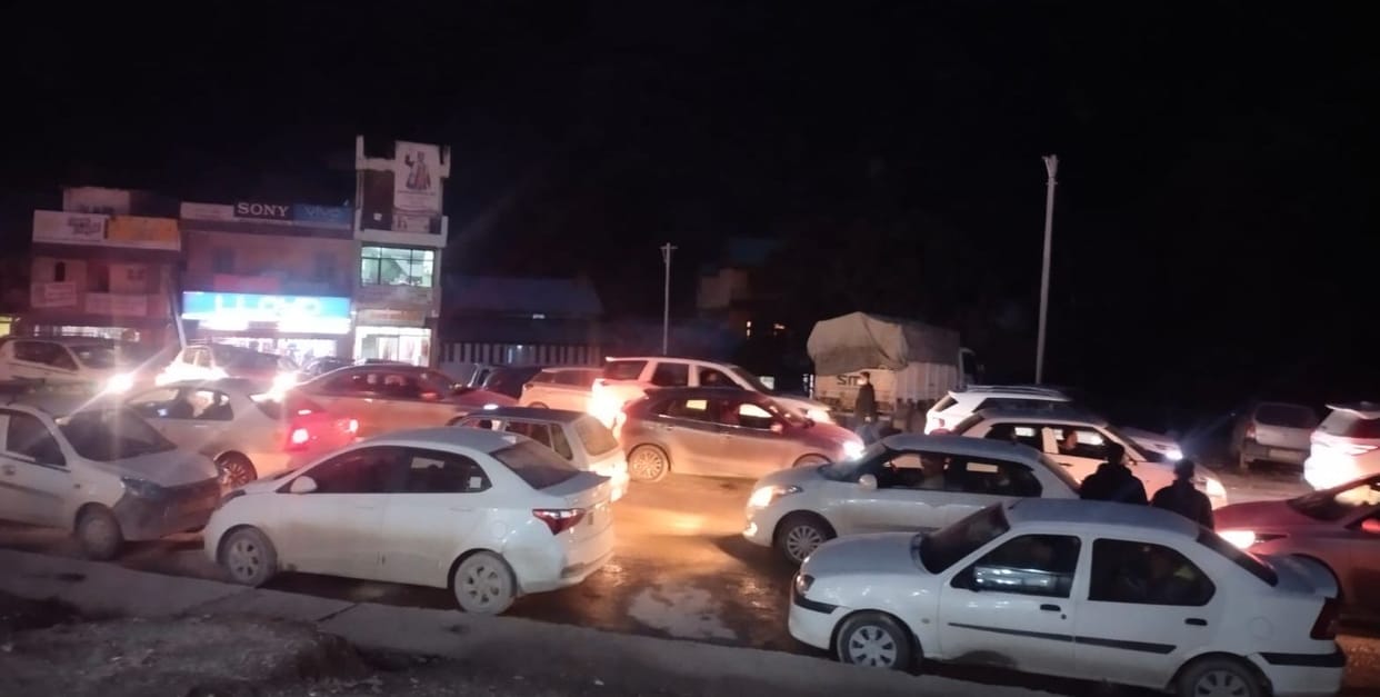 Bus and Hydra collide in Oat Tunnel, eight people injured