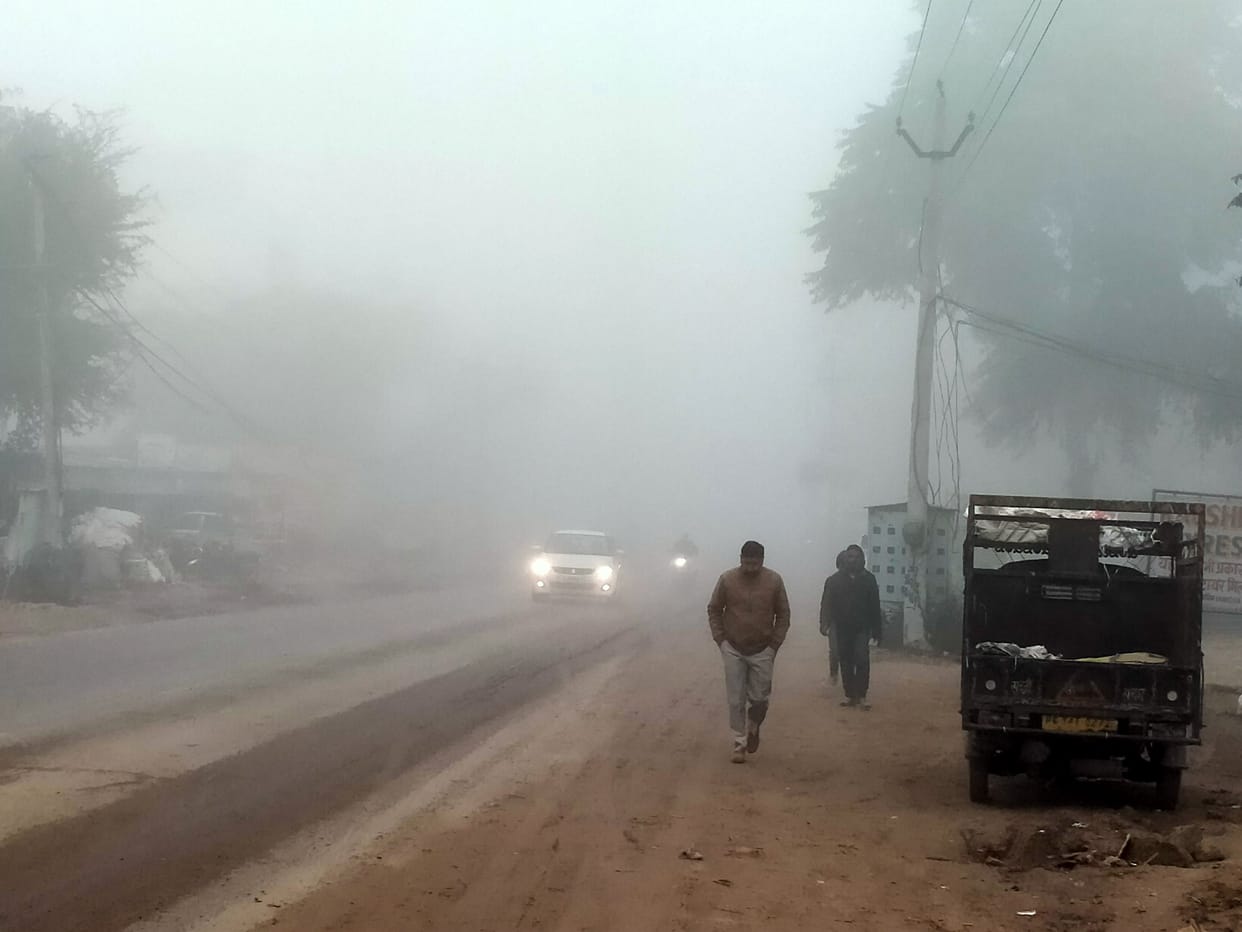 The brakes on the speed of vehicles due to fog