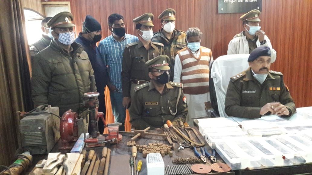 Fireworks factory running in Khatauli forest caught