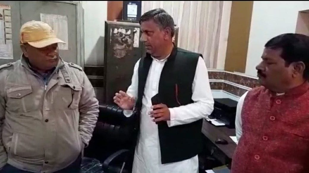 Hathras: Alleged attempt to issue work order of tenders in old date