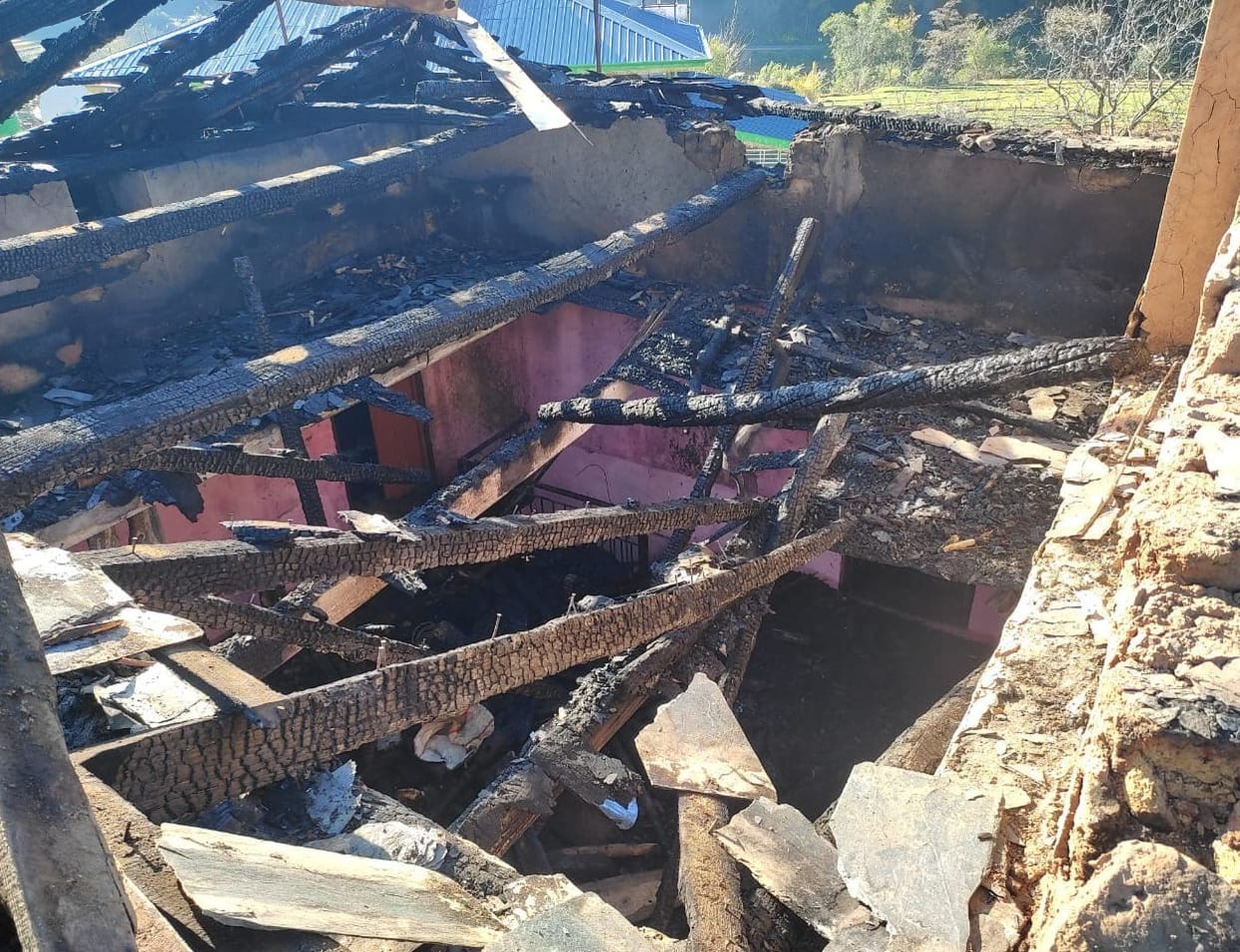 Two-storey house of six families burnt in Rada village
