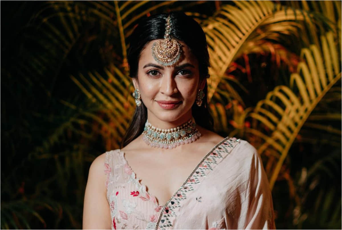 maangtika can be a best look for this wedding season