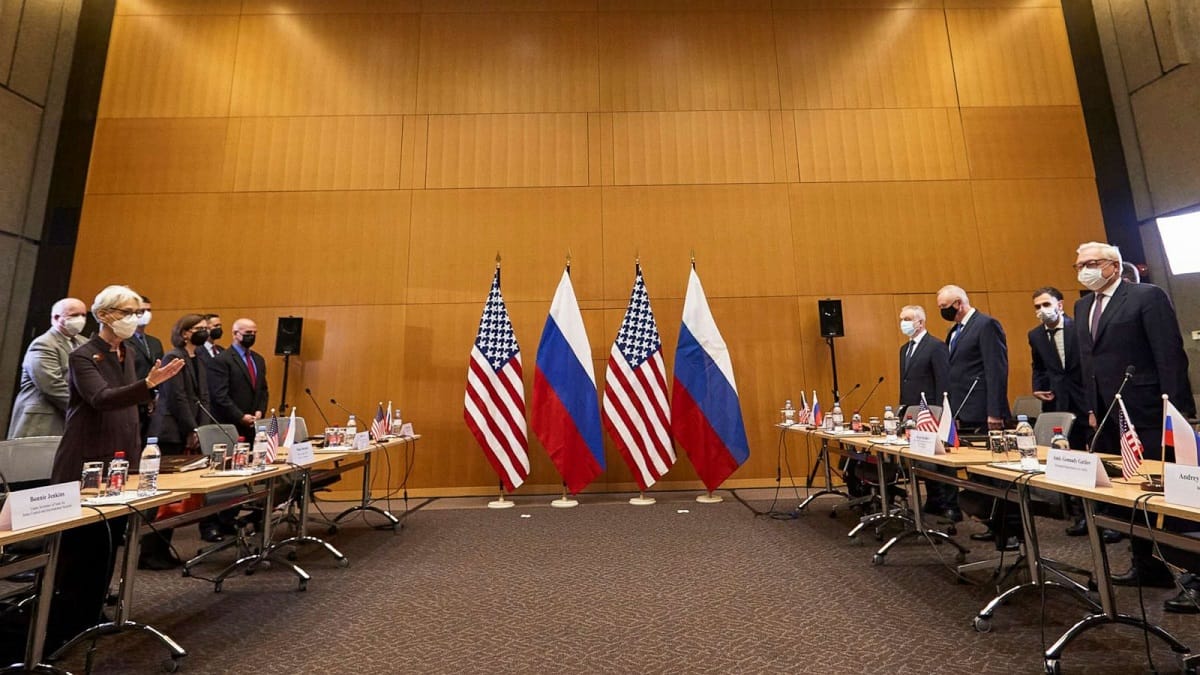 During talks in Geneva between US Deputy Secretary of State Wendy Sherman and Russian Deputy Secretary of State Sergei Ryabkov, both sides stick to their tough stance