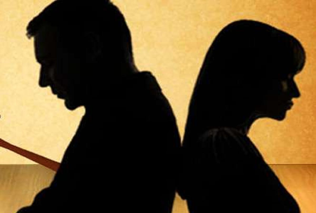 Husband says in SSP office, my wife drinks beedi get me divorced from her in bulandshahr