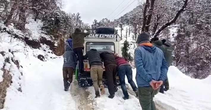Snowfall in Danpur Kapkot
