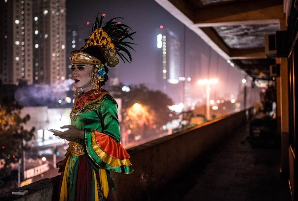 transgender waria muslim community lives in Indonesian know about intresting facts