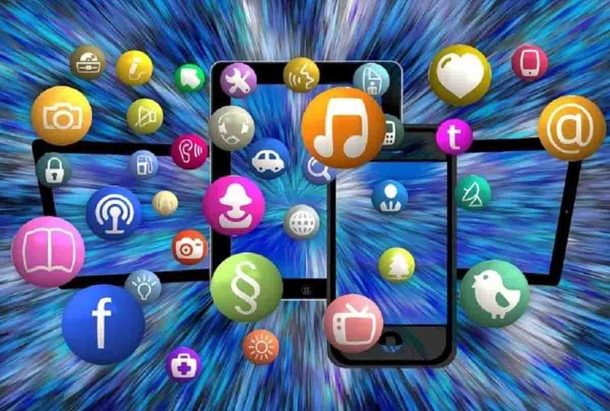 Netaji ready to rock social media, will cross the fleet with the help of Facebook, Twitter, Instagram and WhatsApp groups