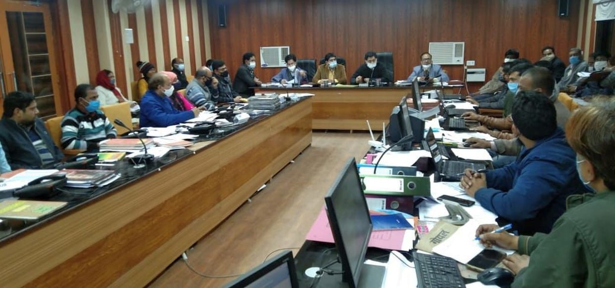 Notice to two medical in-charges for laxity in vaccination