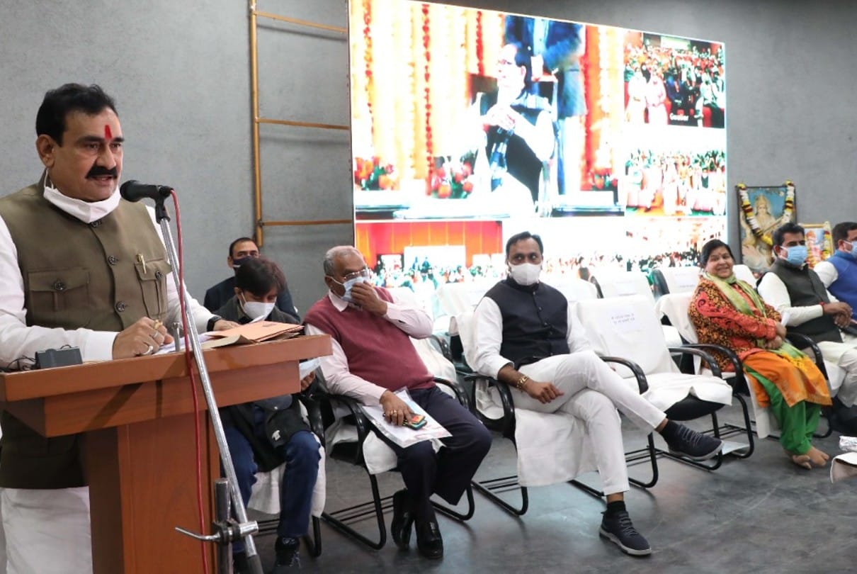 Indore: Home Minister admits that Corona is growing rapidly in MP, Digvijay Singh said – he has always been against tribes and tribals