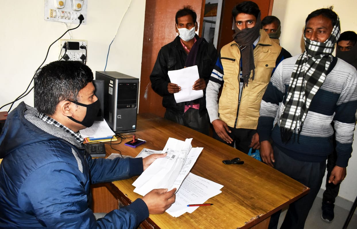 fathepur news,Two and a half lakh farmers did not get KCC made