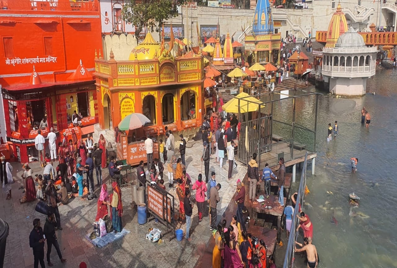 coronavirus in uttarakhand: people rush on haridwar ganga ghat, see photos