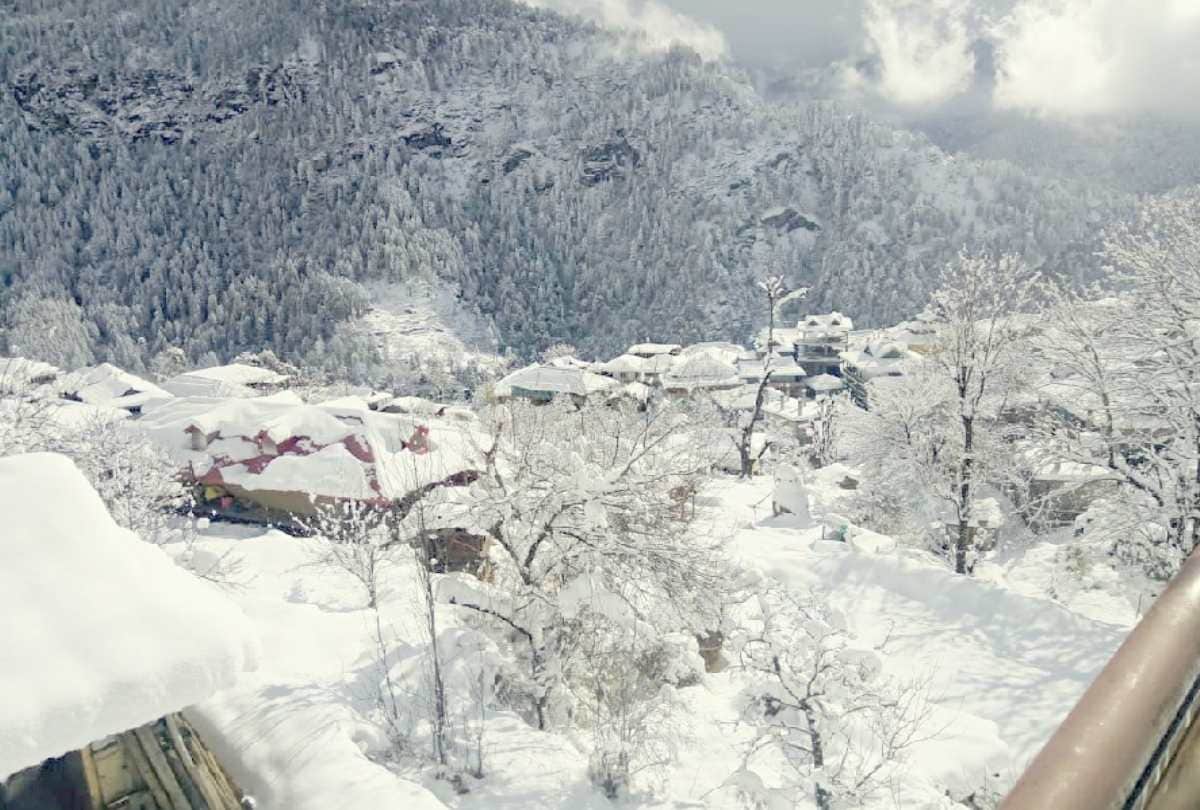 himachal weather update: 416 roads and 446 power transformers still stalled in Himachal due to snowfall weather will deteriorate again