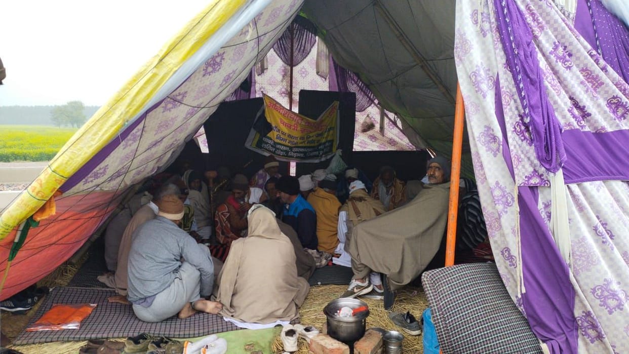 Picketing at toll plaza under construction demanding to give way on the highway
