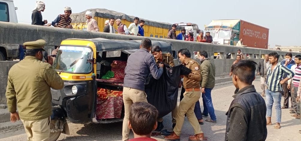 fathepur news,Bike rider nanny dies due to dumper collision, two grandchildren injured