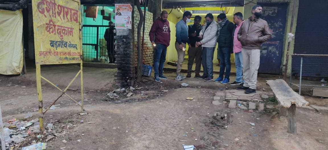 Police investigated liquor shops, many liquor sellers fled after closing the shops