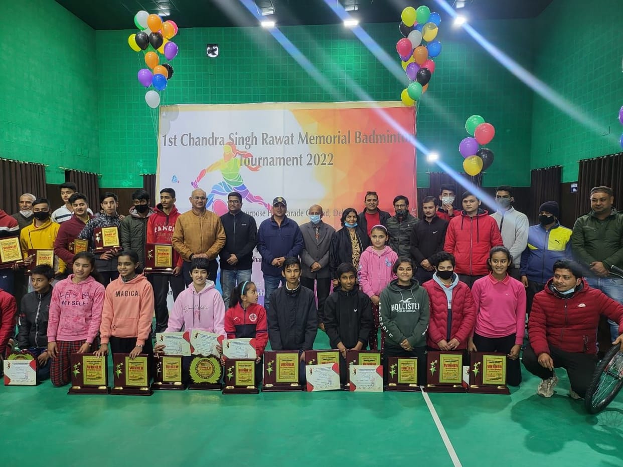 Winner of badminton competition honored
