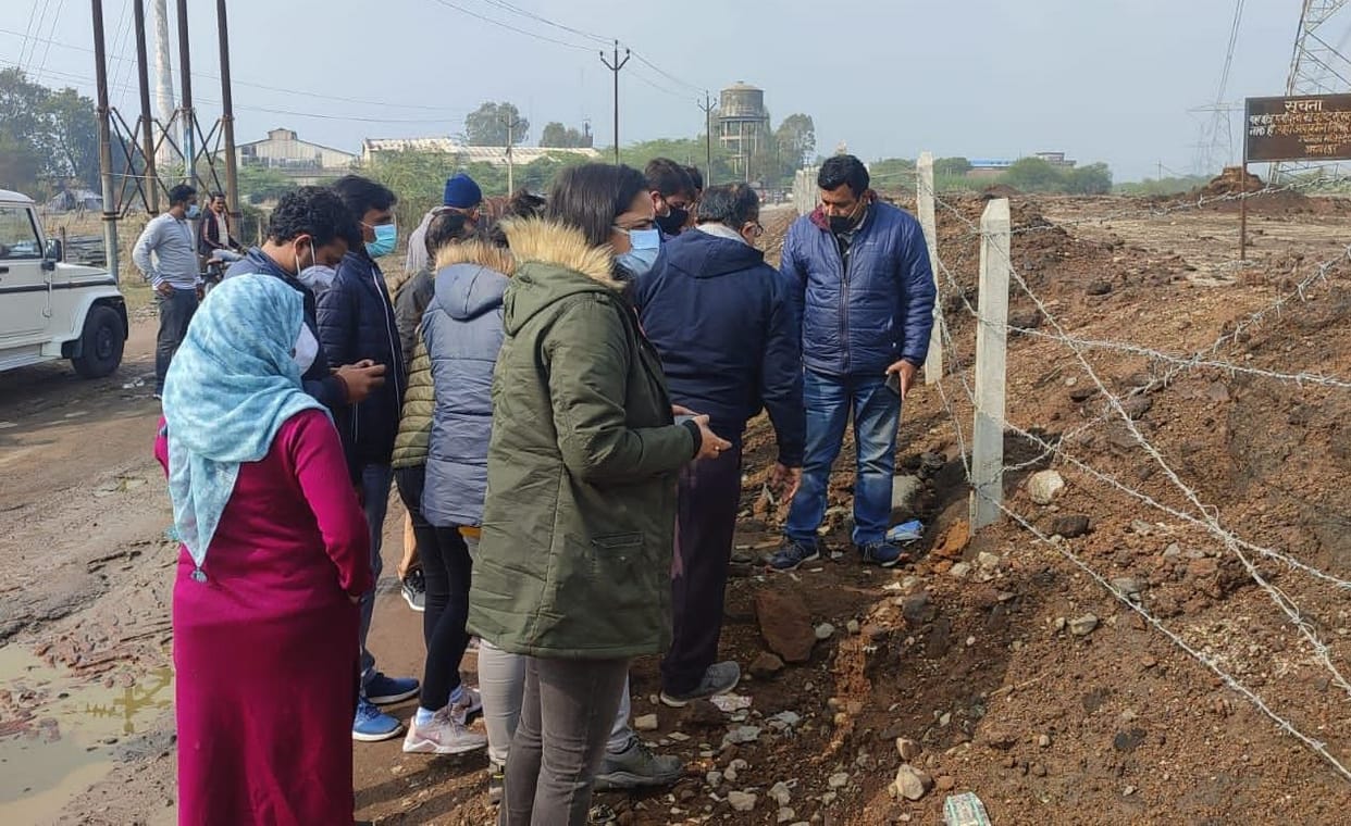 27 trainee scientists reached Khanchandrapur, took samples of water and chromium