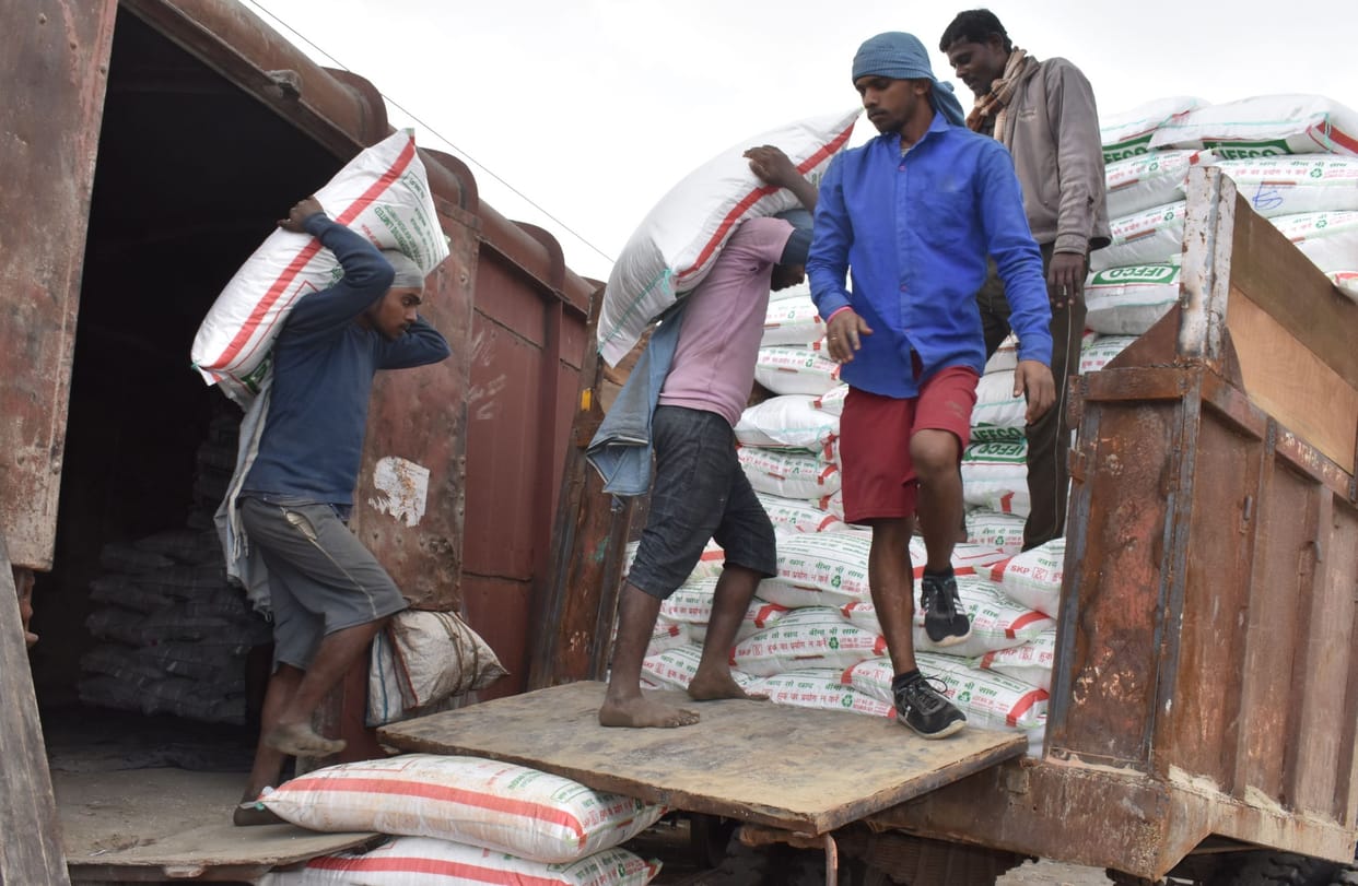 fathepur news,Urea sent to 40 cooperative societies