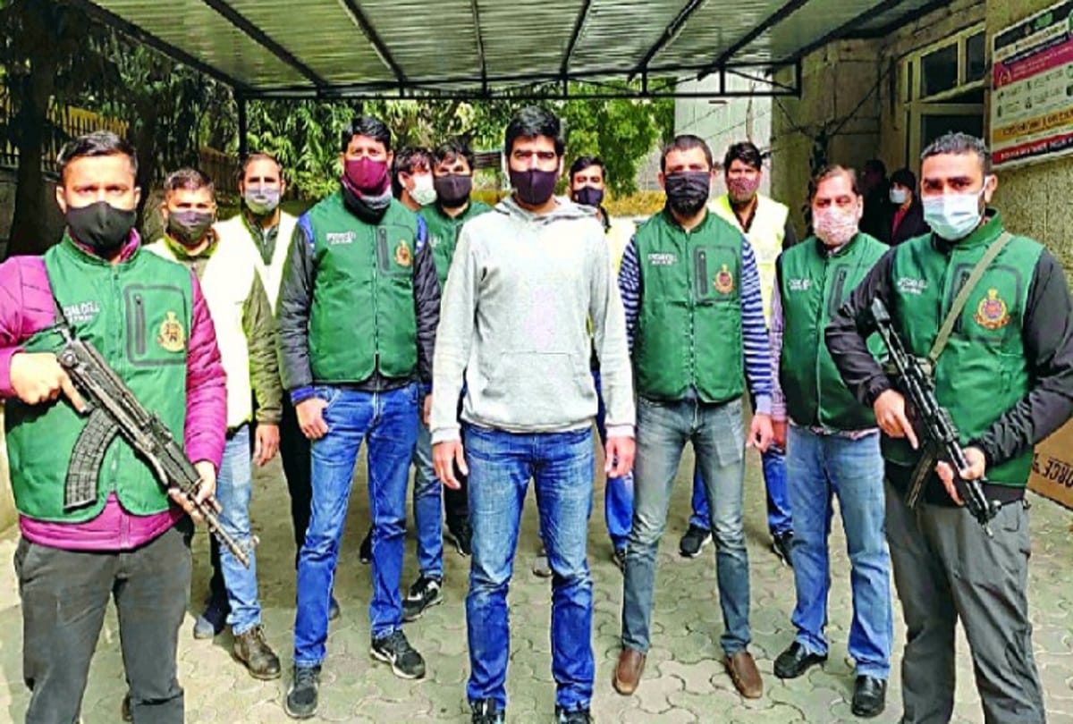 delhi: Sharpshooter arrested for giving weapons to Rohini court shooters, reward of 50 thousand was