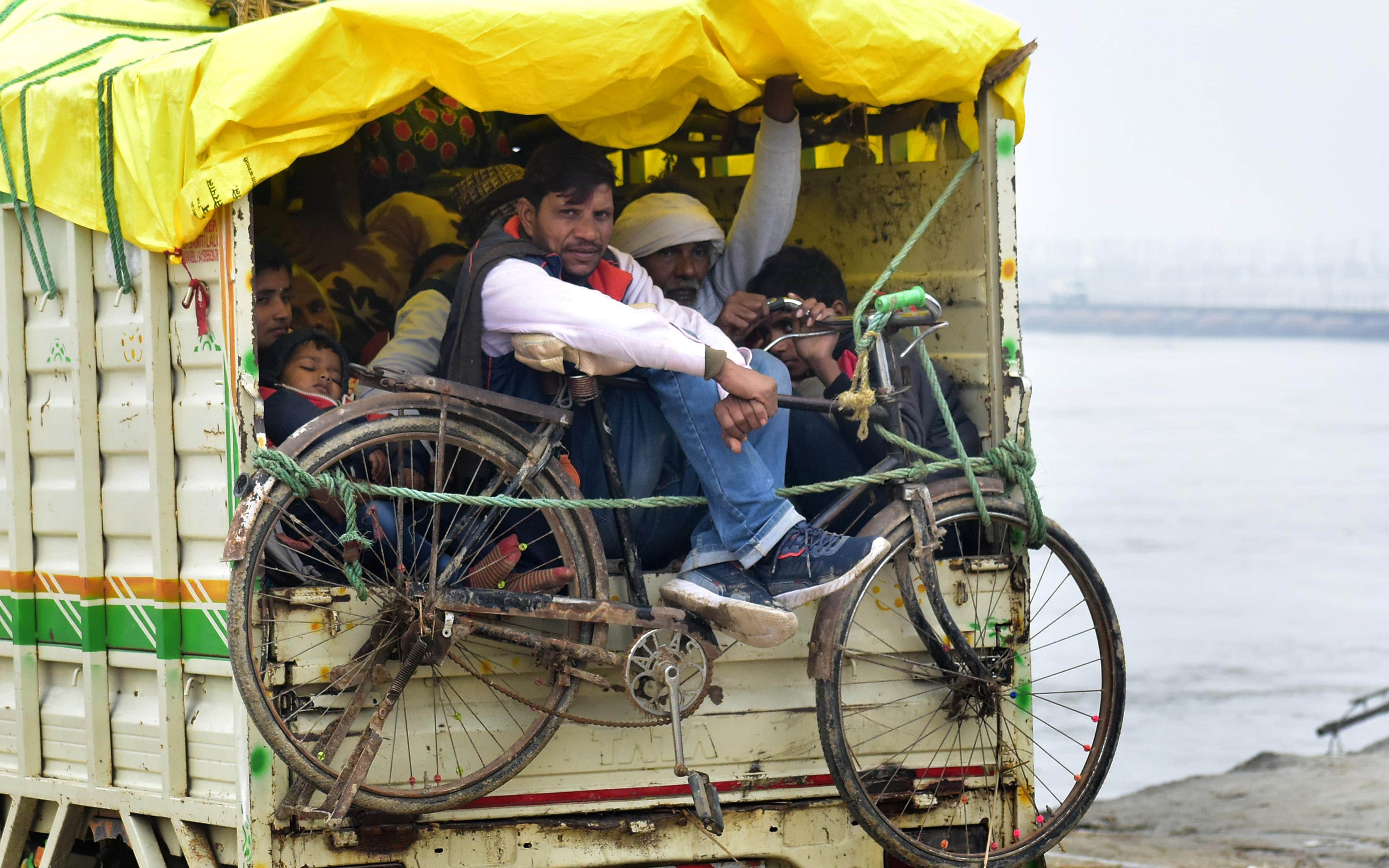Magh Mela 2022: Crowds of lakhs will gather, it is impossible to follow the protocol