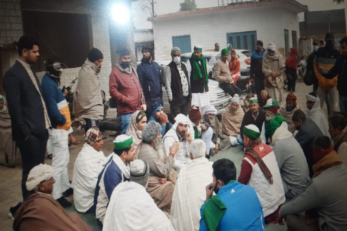 Meerut News: BKU workers have protested in Partapur police station in case of firing