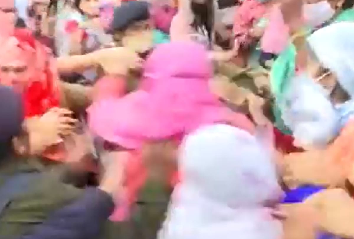 scuffle had broken out between police and women belonging to families of police personnel  demanding a hike in salary 