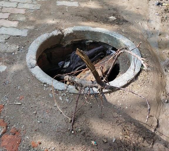 Sewerage manhole caps broken on the main roads of the city, drivers getting injured