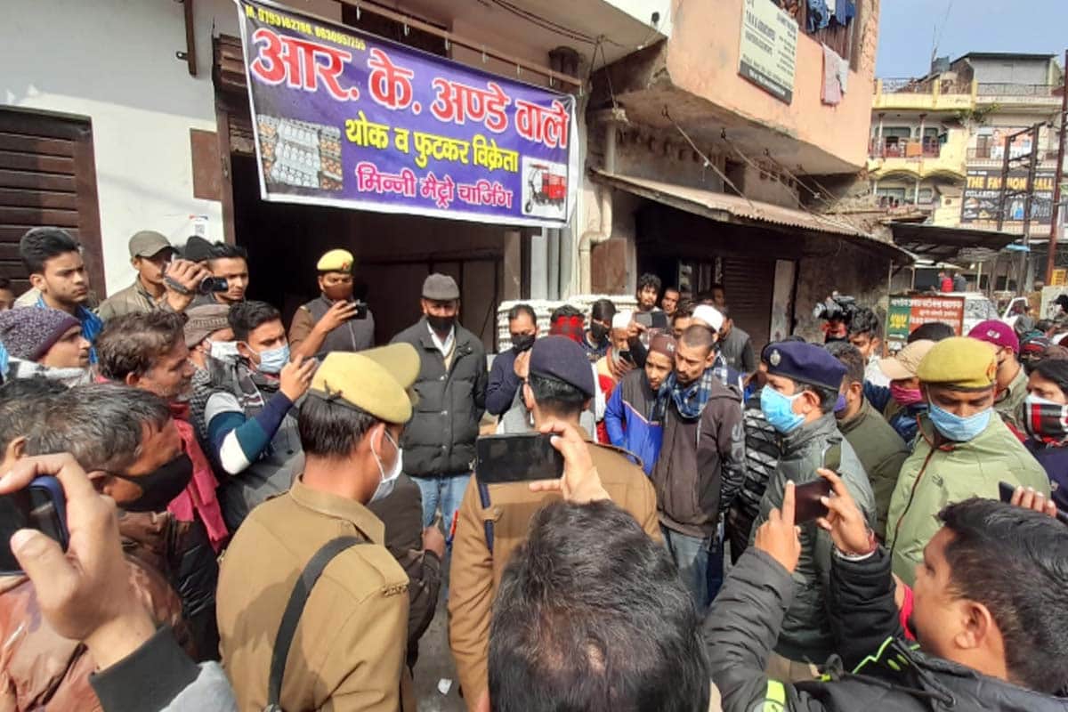 Sotiganj: Three crore property of Kabadi Saqib attached by meerut police, six houses and nine vehicles confiscated