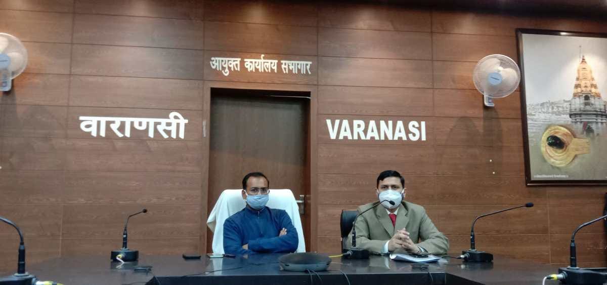 Vaccination is biggest weapon in fighting Corona Varanasi commissioner said Vaccination campaign will run for teenagers on January 15-16 