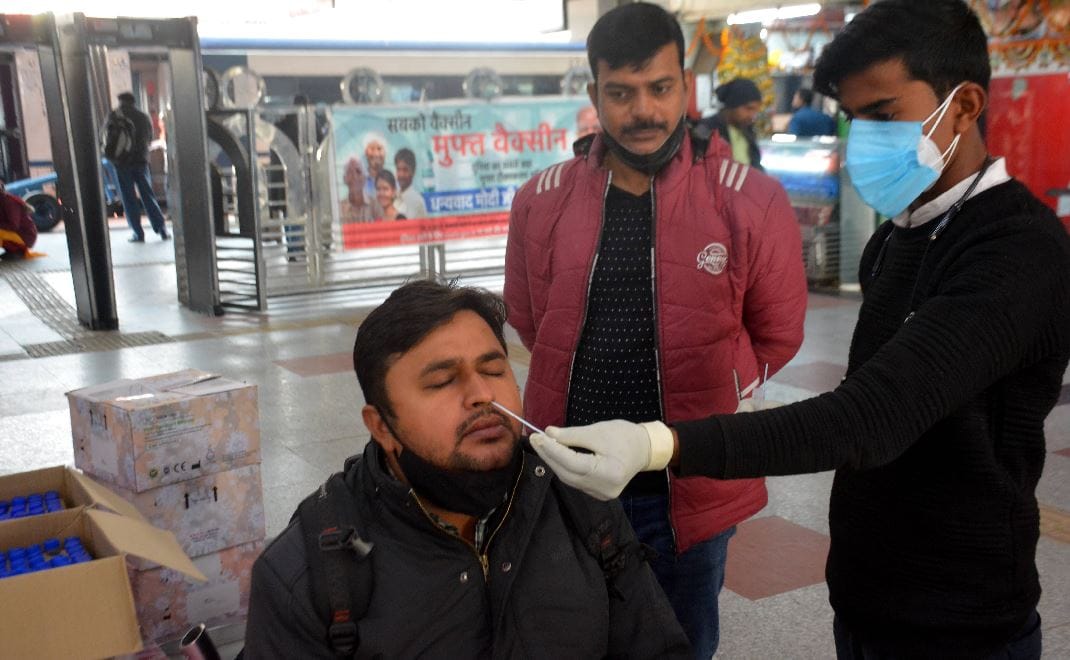 Delhi reports 20718 new corona cases and 30 deaths in last 24 hours
