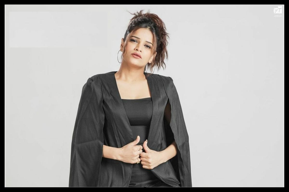 bigg boss contestant and congress mla archana gautam badly troll for making abdu height fun
