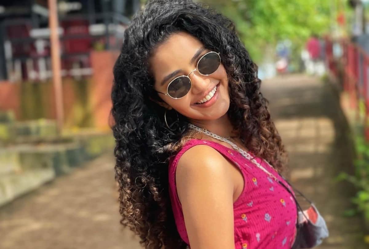 South actress Anupama Parameswaran came into the limelight by kissing scene in the film Rowdy Boy fans troll actress