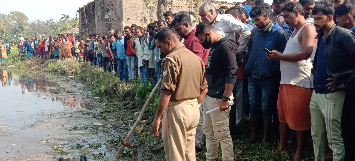 Middle-aged dead body found in Pokhri