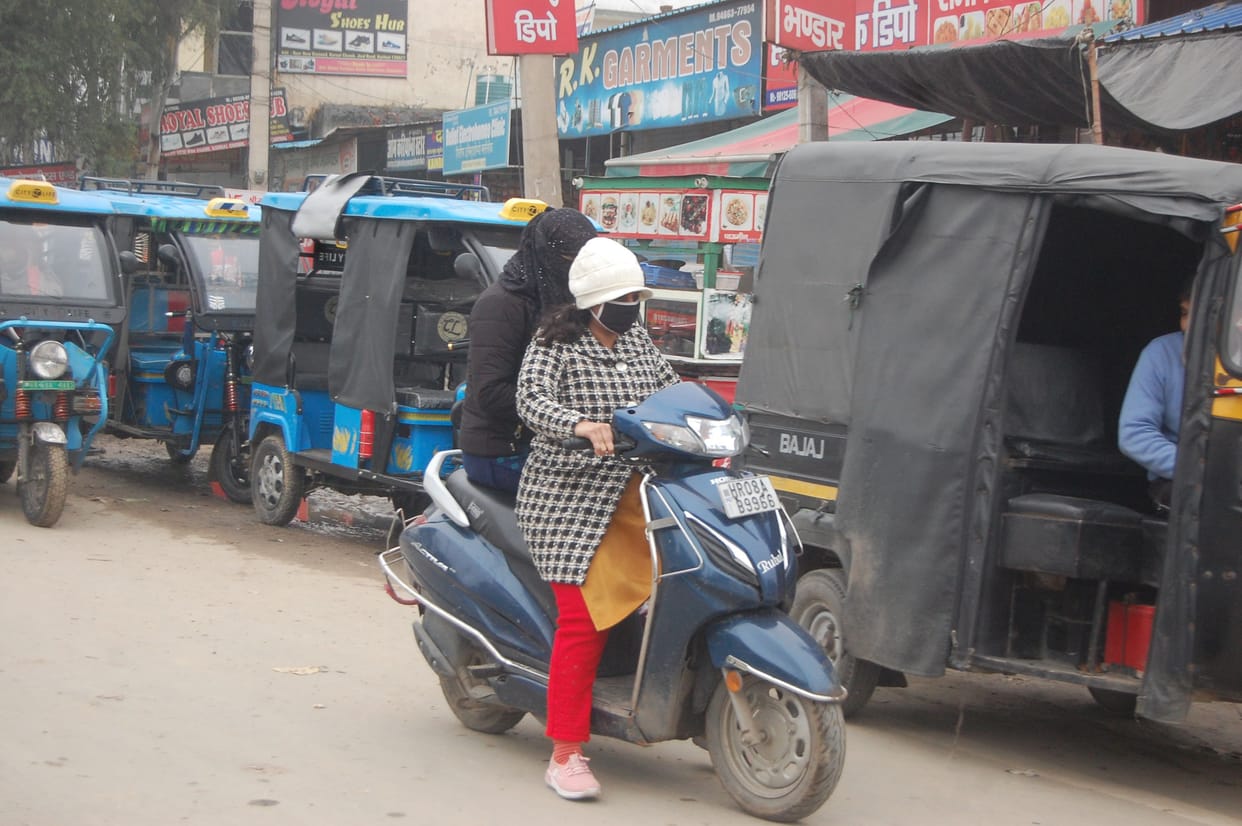 Drivers applying brakes in the middle of the road, traffic jams in the city