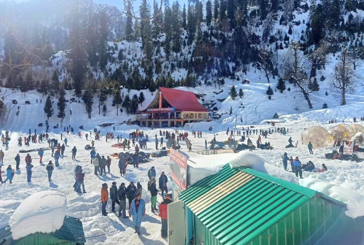 himachal weather update: Atal Tunnel to Manali-Keylong route restored, 251 roads still closed