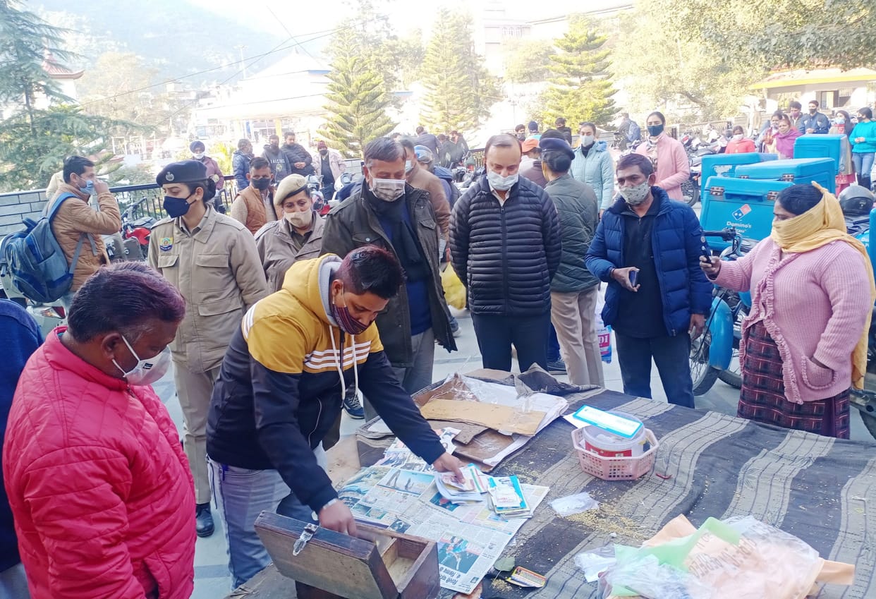 Illegal shopkeepers driven out of Indira Market