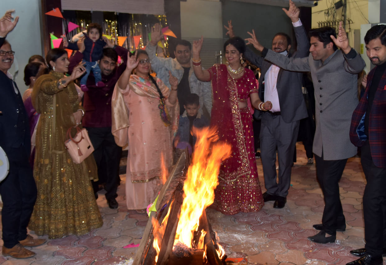 Festival of Lohri celebrated with pomp