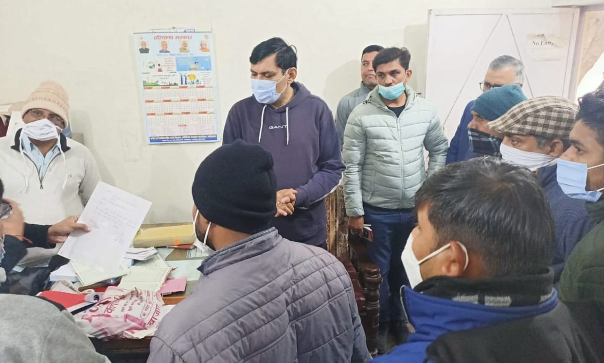 Minister Babli visited the government offices of Tohana