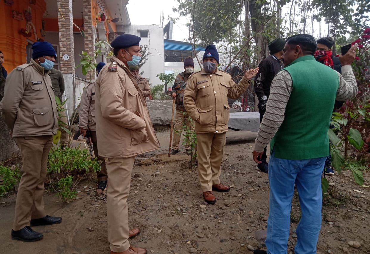 Fury due to uprooting of idols, police took over the front